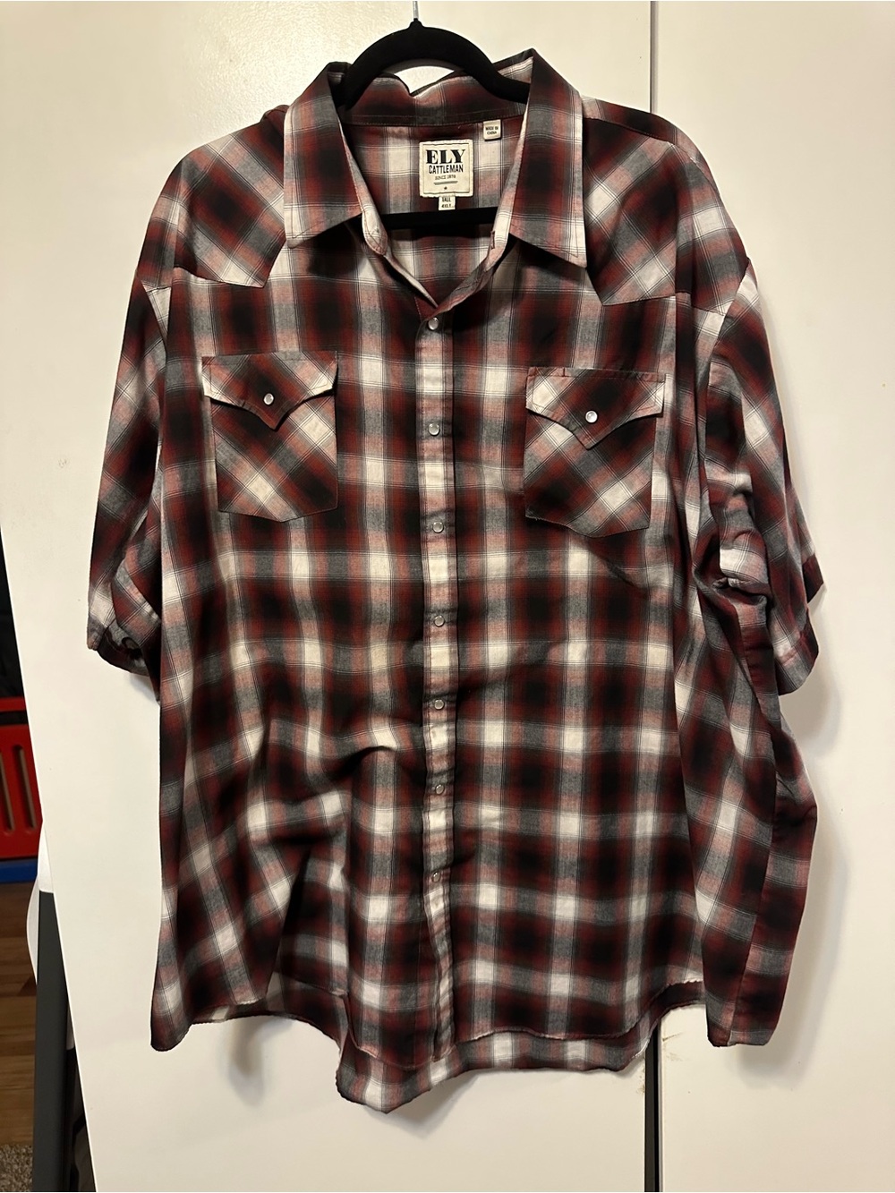 Ely Cattleman Red and Black Plaid Western Button-Down Short-sleeve Shirt